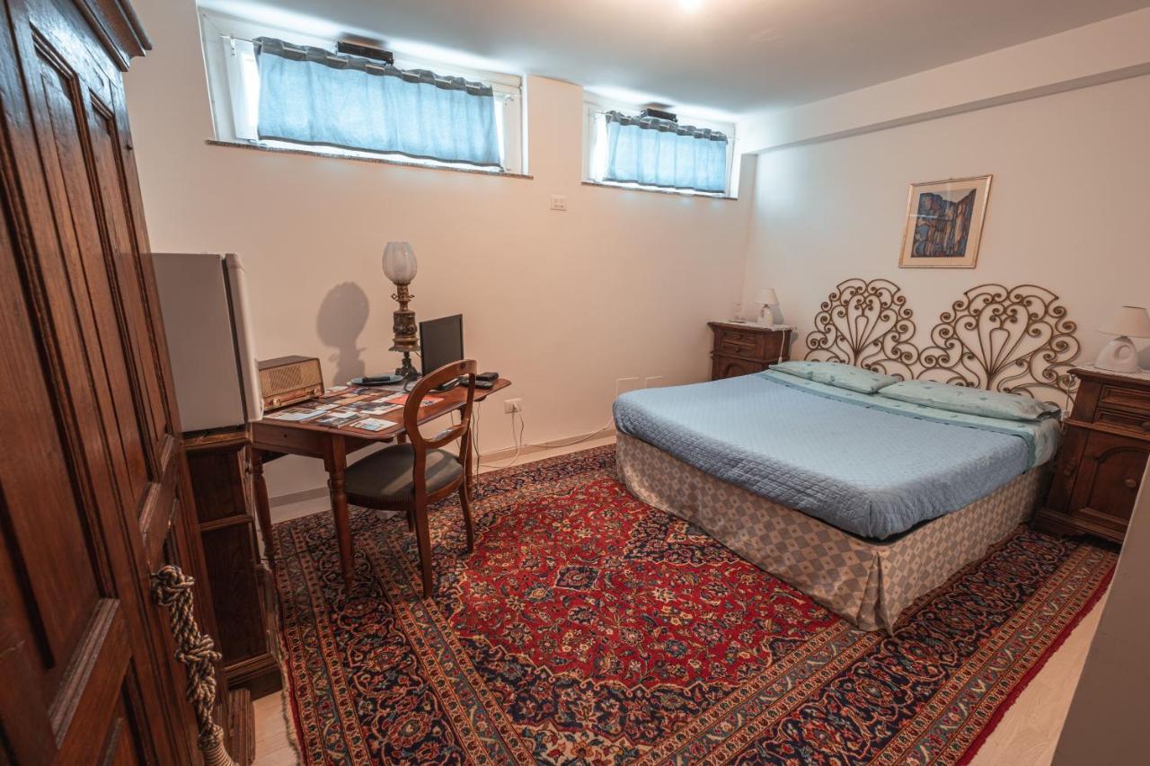Double Room,1354135928:JPEG